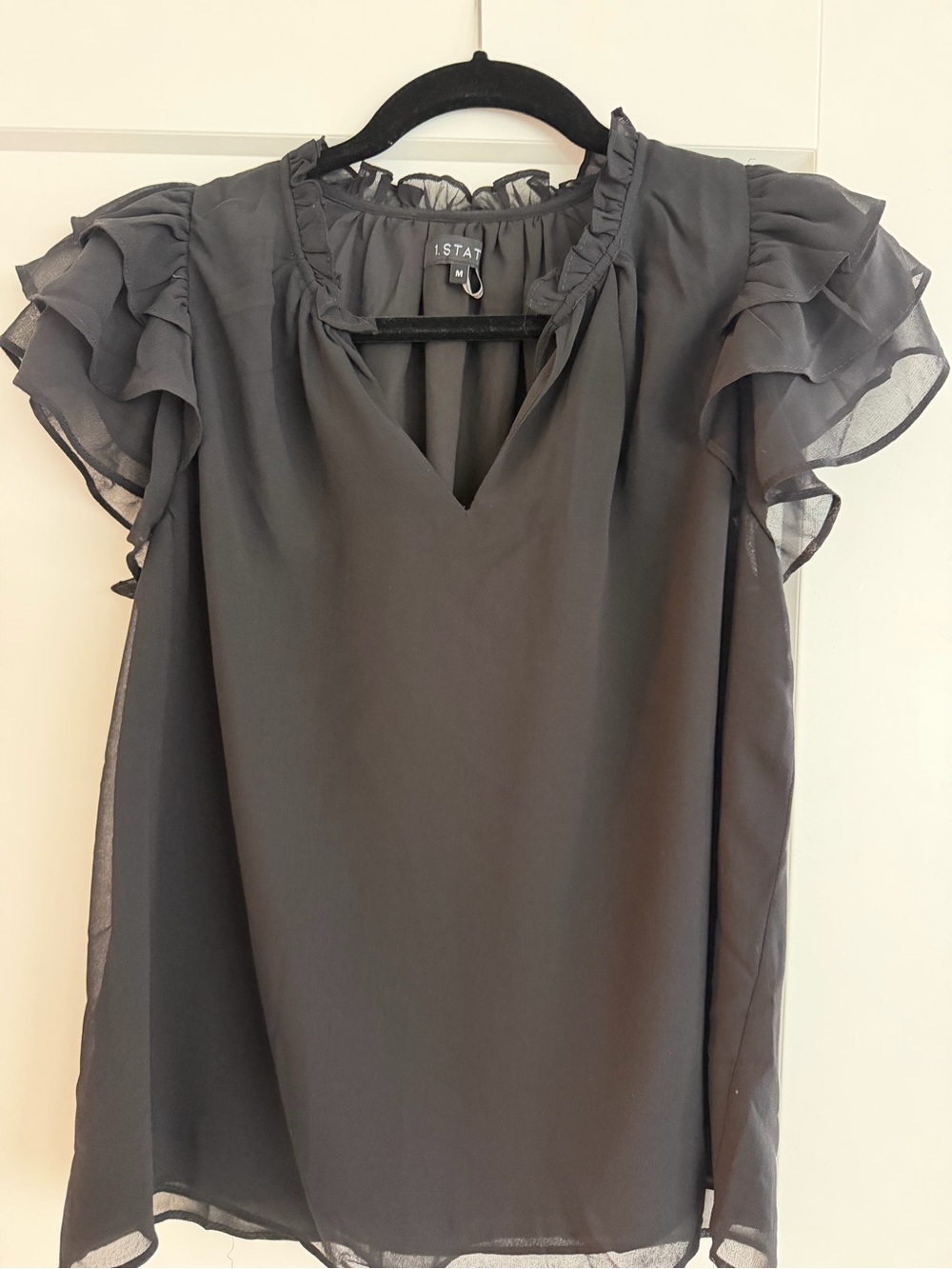 1.STATE Ruffle Sleeve V-Neck Blouse